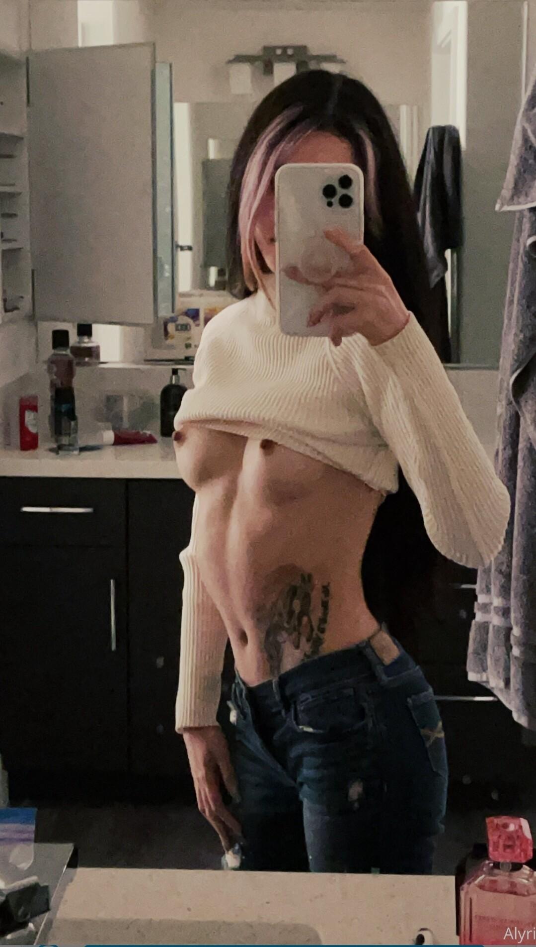 alyri / alyri_tv Filtraciones Desnudas de OnlyFans 1