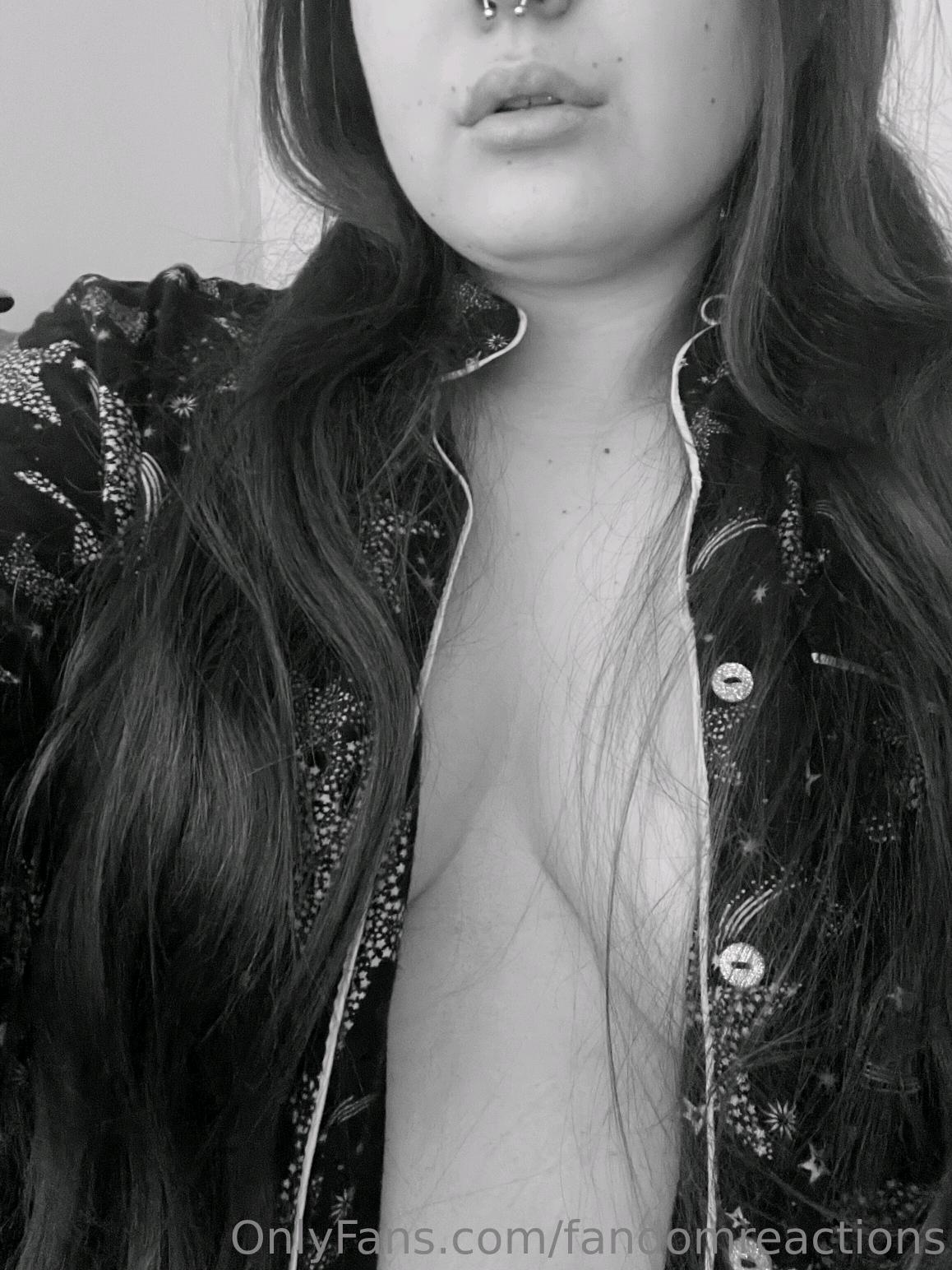FandomReactions Filtraciones Nude de OnlyFans 1