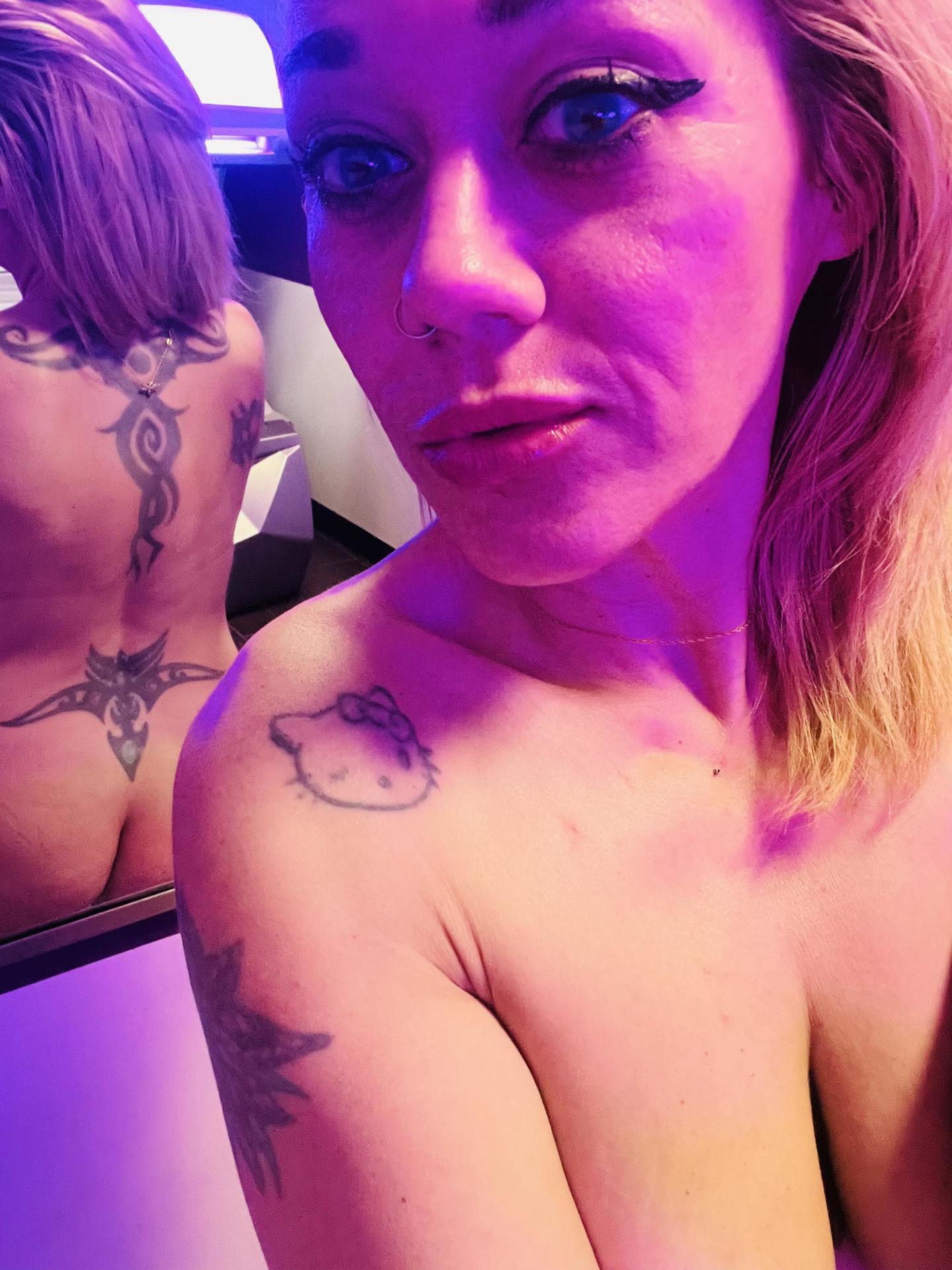 JustJenReacts / justjenof Fugas Nude de OnlyFans 1