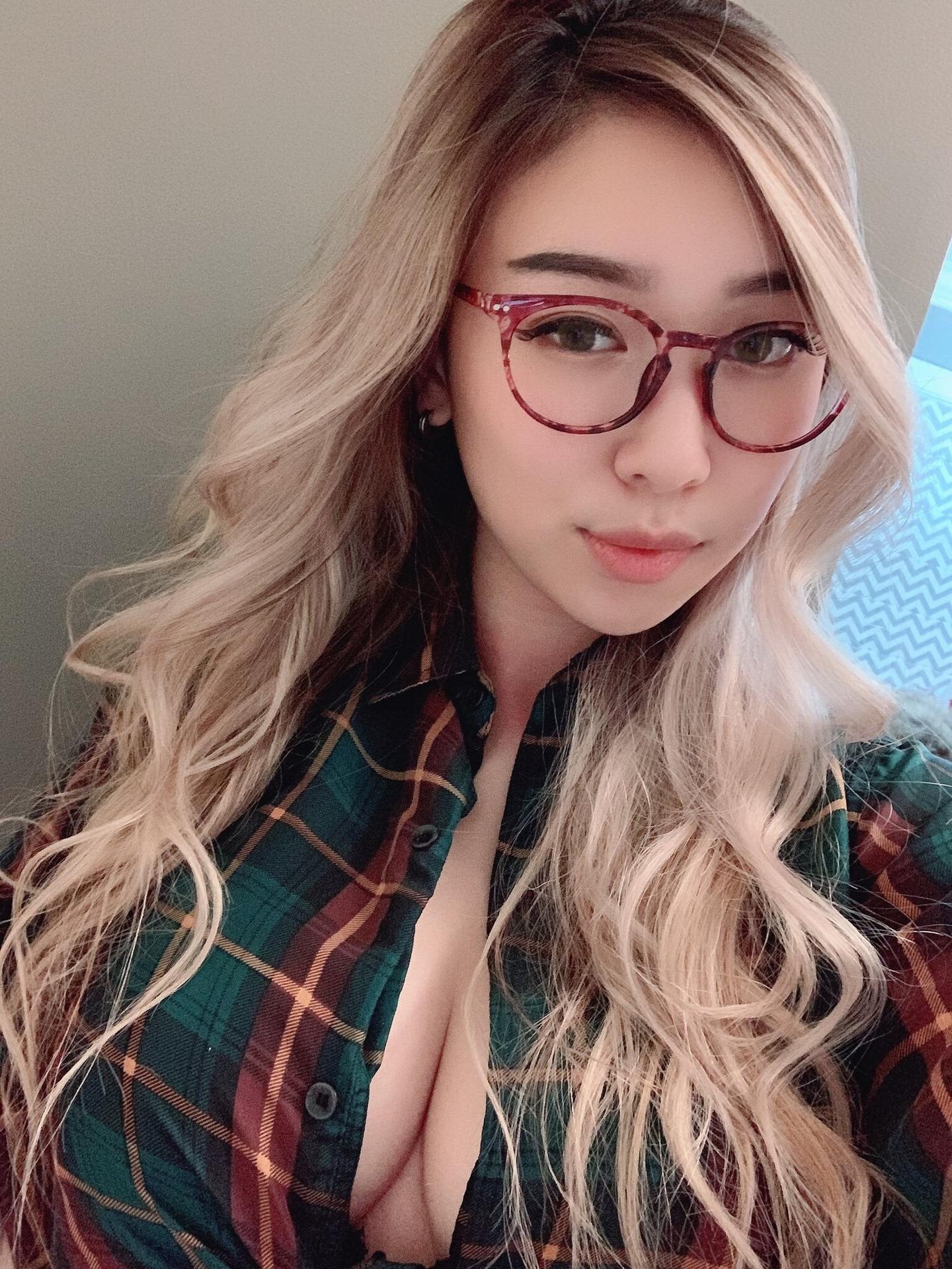 Luna Ly / lunalilove Filtraciones Nude de OnlyFans 1