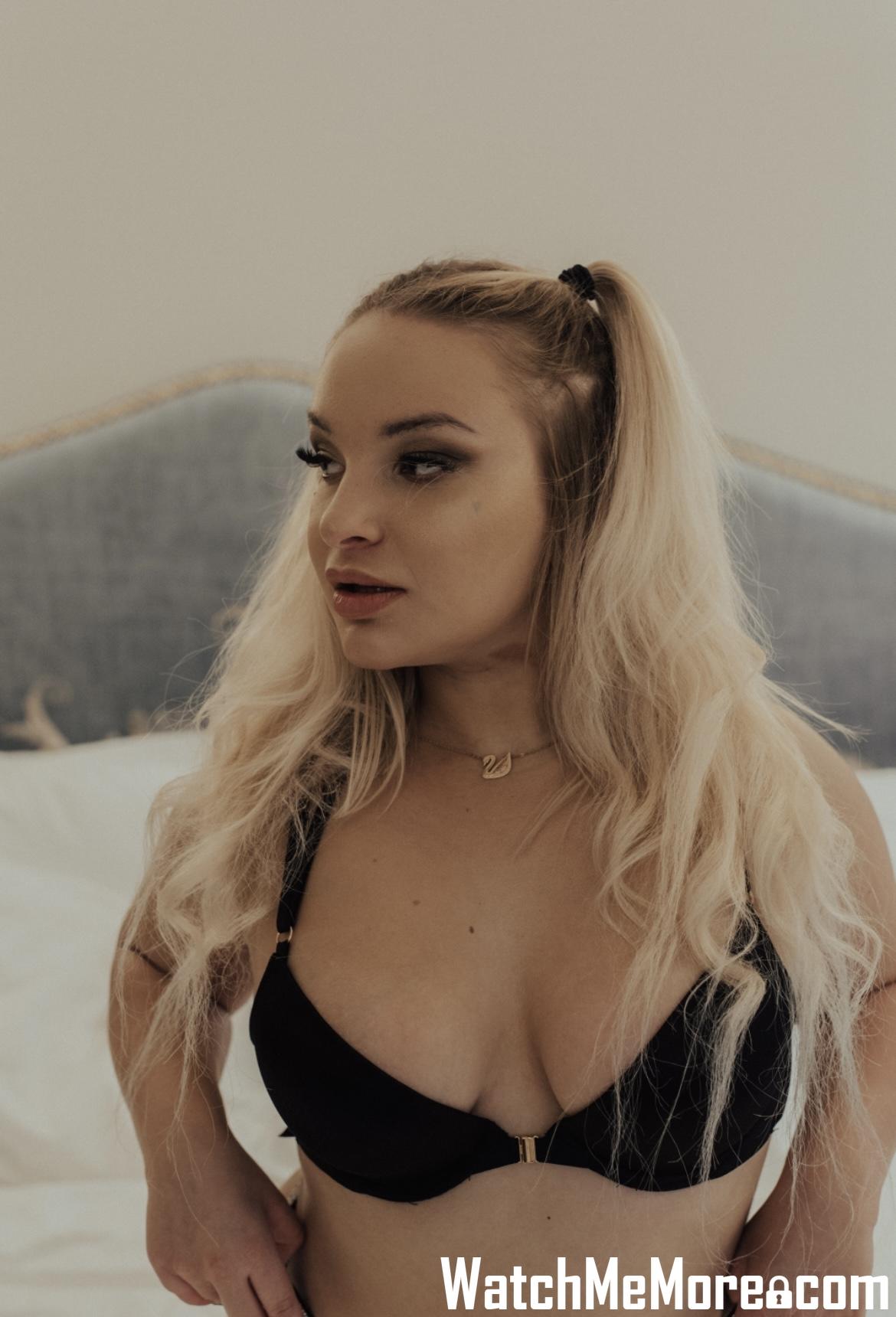 MiaNestiBaka Nude Filtraciones de OnlyFans 1