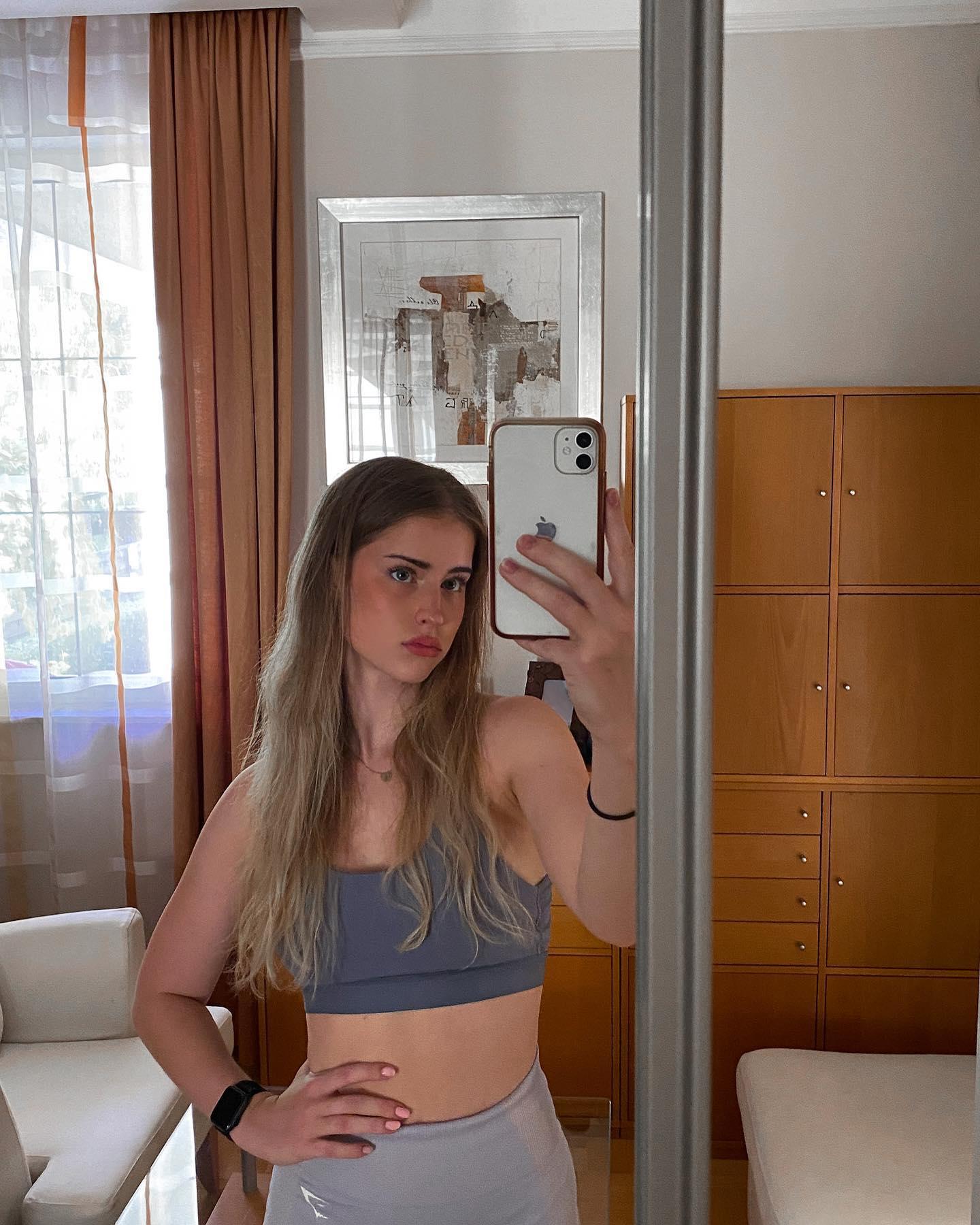 mira.004 / model_mira Filtraciones Nude de OnlyFans 1