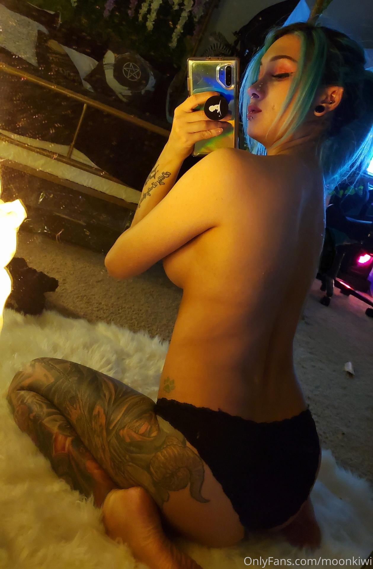 MoonKiwi / xXScreamKiwiXx Nude OnlyFans Leaks 30