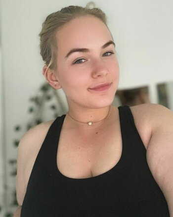 Gee Ruby / babyygeeexx / its_your_gal_rubyyyy Filtraciones Desnudas OnlyFans Foto 2