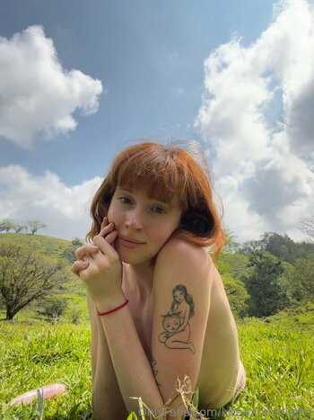kittynippyhippie / littlenippyhippie Filtraciones Desnudas OnlyFans Foto 37