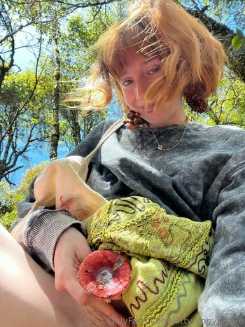 kittynippyhippie / littlenippyhippie Filtraciones Desnudas OnlyFans Foto 46