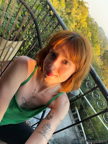 kittynippyhippie / littlenippyhippie Filtraciones Desnudas OnlyFans Foto 49