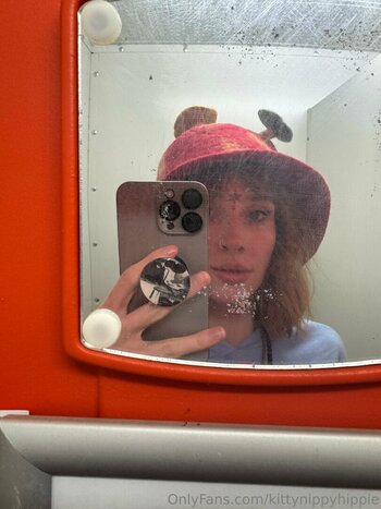 kittynippyhippie / littlenippyhippie Filtraciones Desnudas OnlyFans Foto 60