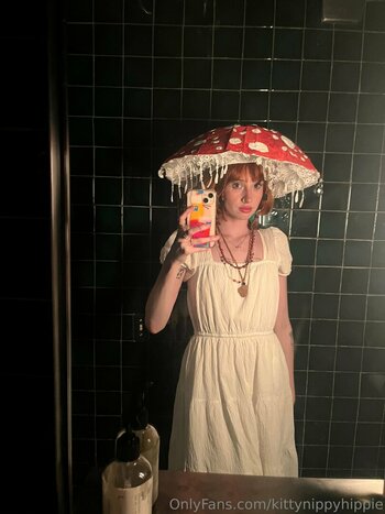 kittynippyhippie / littlenippyhippie Filtraciones Desnudas OnlyFans Foto 62