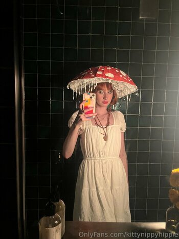 kittynippyhippie / littlenippyhippie Filtraciones Desnudas OnlyFans Foto 63
