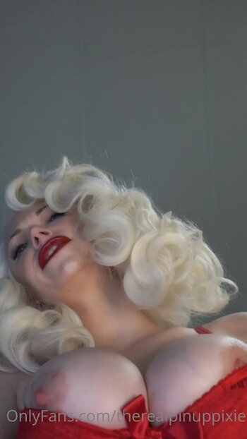Pineup Pixie / Bianca Blakney 2 / pinuppixietm / therealpinuppixie Filtraciones Desnudas OnlyFans Foto 14