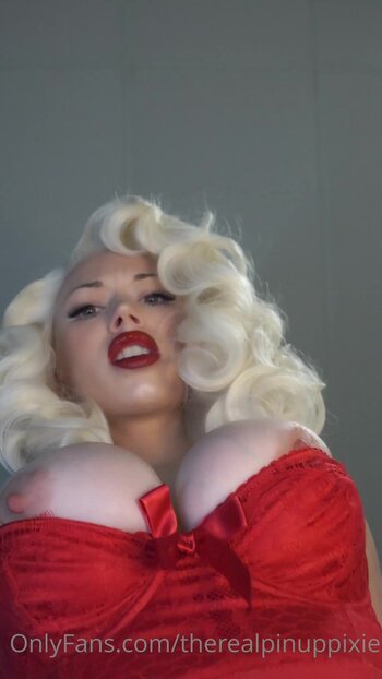 Pineup Pixie / Bianca Blakney 2 / pinuppixietm / therealpinuppixie Filtraciones Desnudas OnlyFans Foto 15