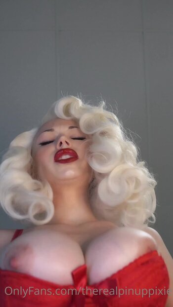 Pineup Pixie / Bianca Blakney 2 / pinuppixietm / therealpinuppixie Filtraciones Desnudas OnlyFans Foto 22