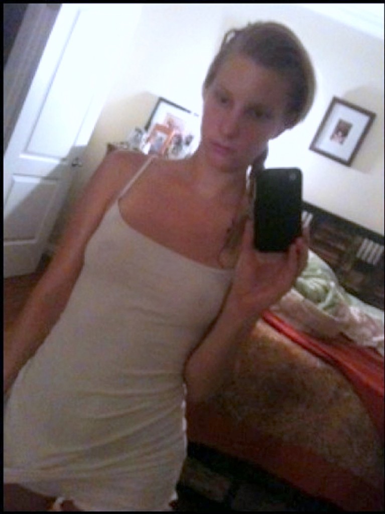 Heather Morris Desnuda 004