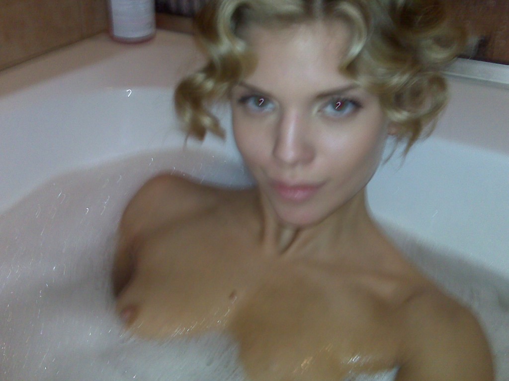 AnnaLynne McCord Naked