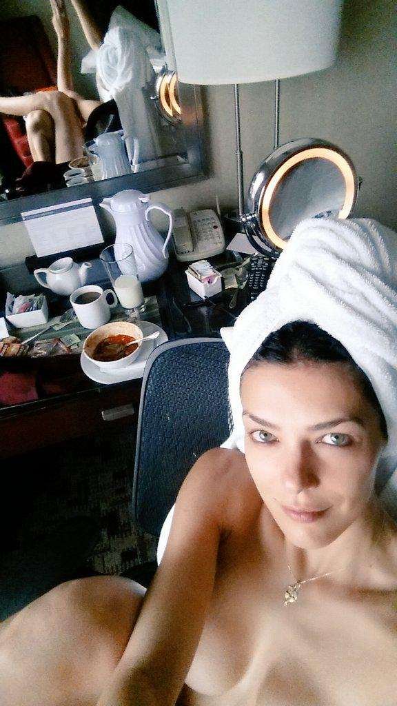 Adrianne Curry Naked 04