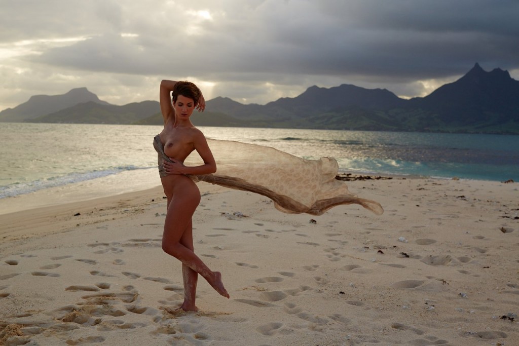 Isabell Horn Desnuda 10