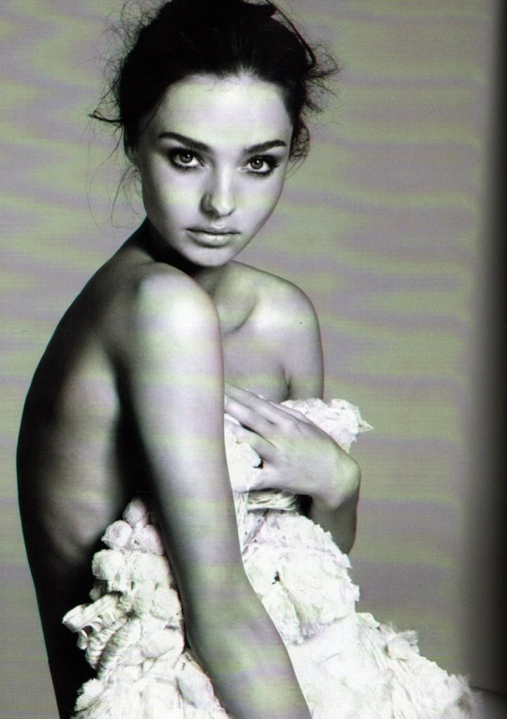 Miranda Kerr Topless 3D 12