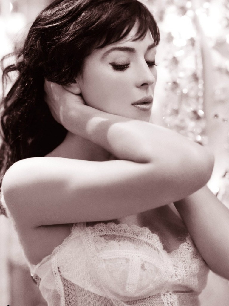 Monica Bellucci Naked 03