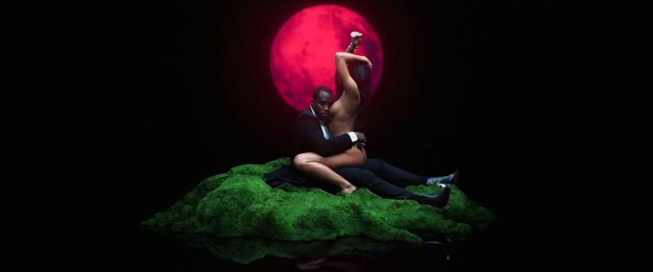 Cassie-Ventura-Topless-13