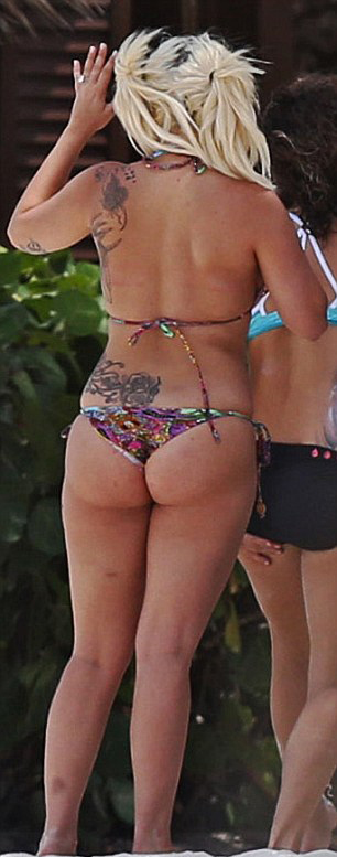 Lady-Gaga-in-Bikini-1