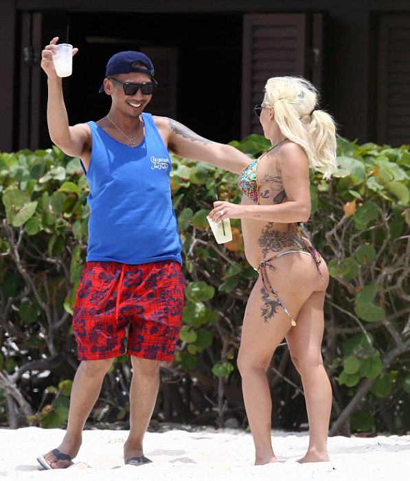 Lady-Gaga-in-Bikini-21