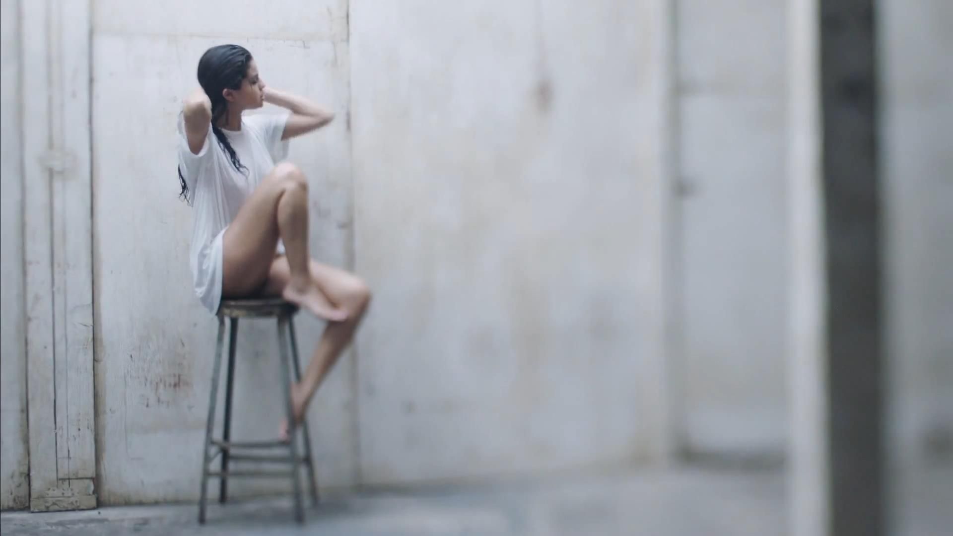 Selena-Gomez-Sexy-15