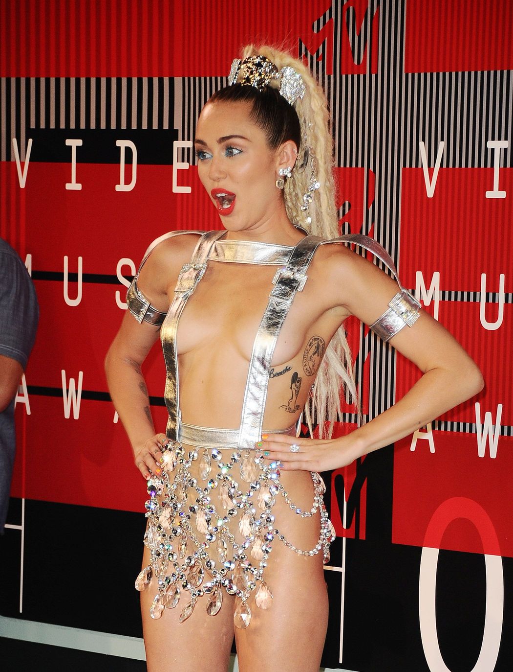 Miley-Cyrus-Sexy-67