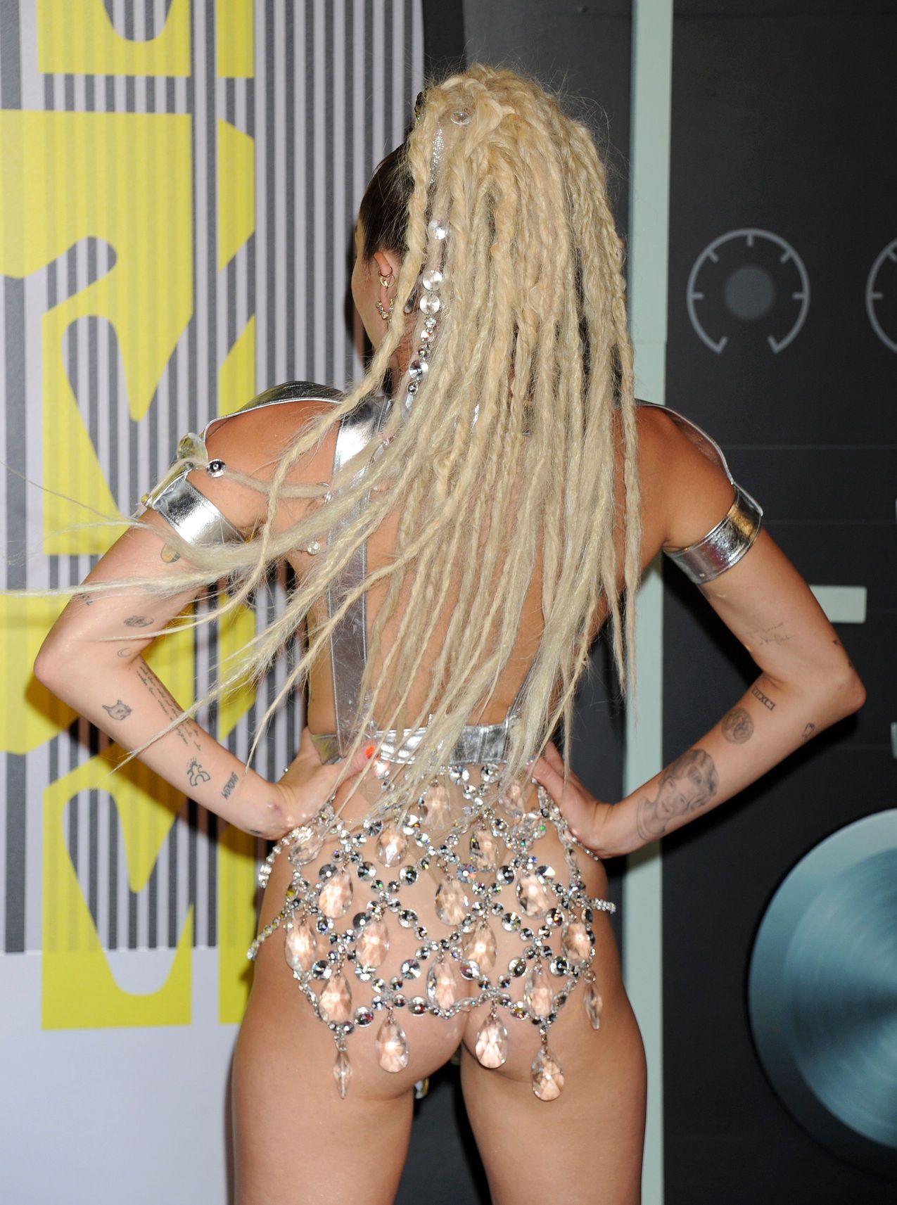 Miley-Cyrus-Sexy-79