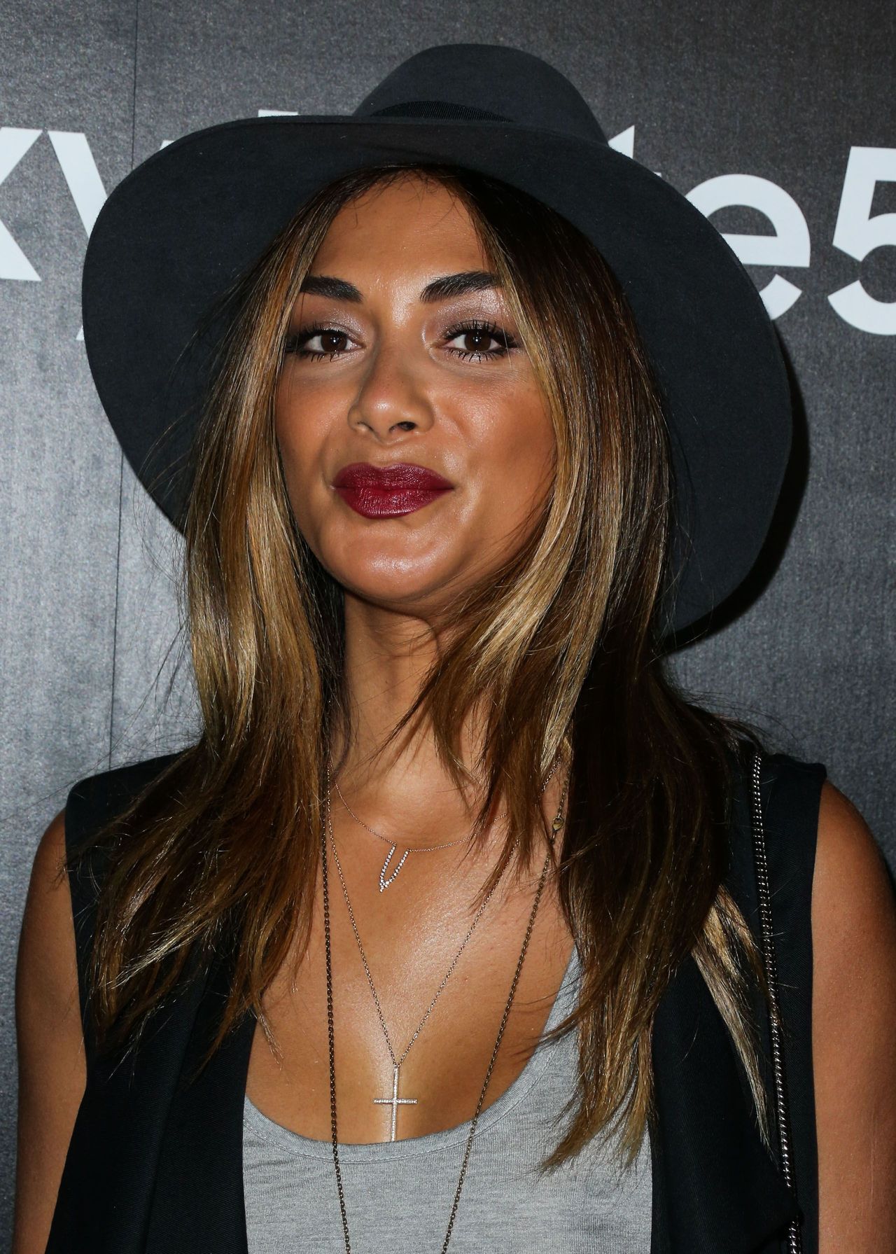Nicole-Scherzinger-Braless-5