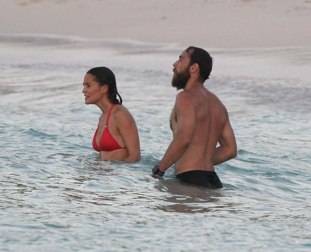 Pippa Middleton Bikini 32