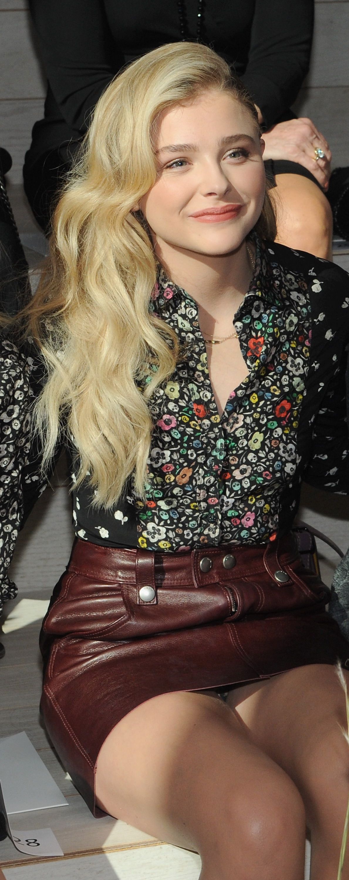 Chloe-Grace-Moretz-Upskirt-New-4