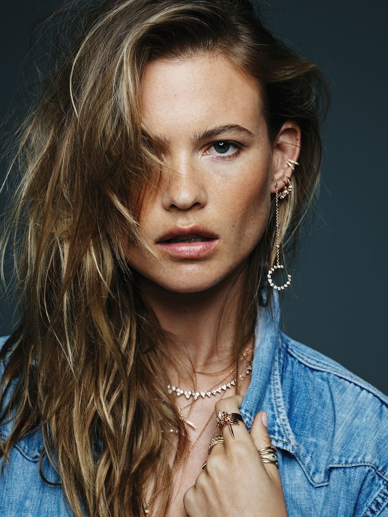 Behati-Prinsloo-Sexy-Topless-4