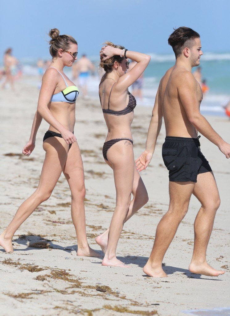 Katie-Cassidy-in-a-Bikini-43