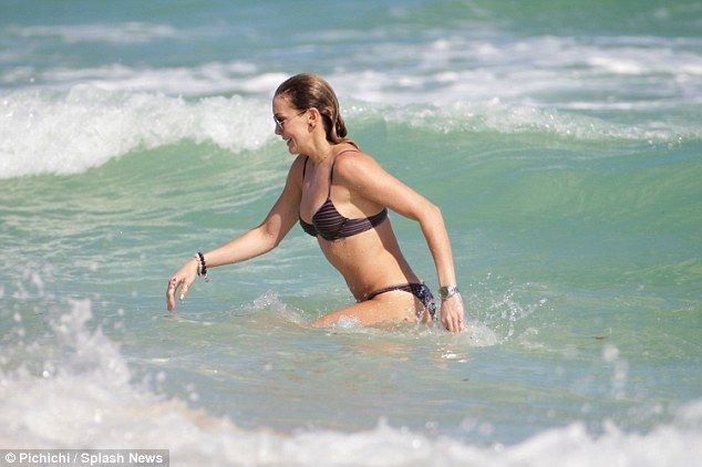 Katie-Cassidy-in-a-Bikini-8