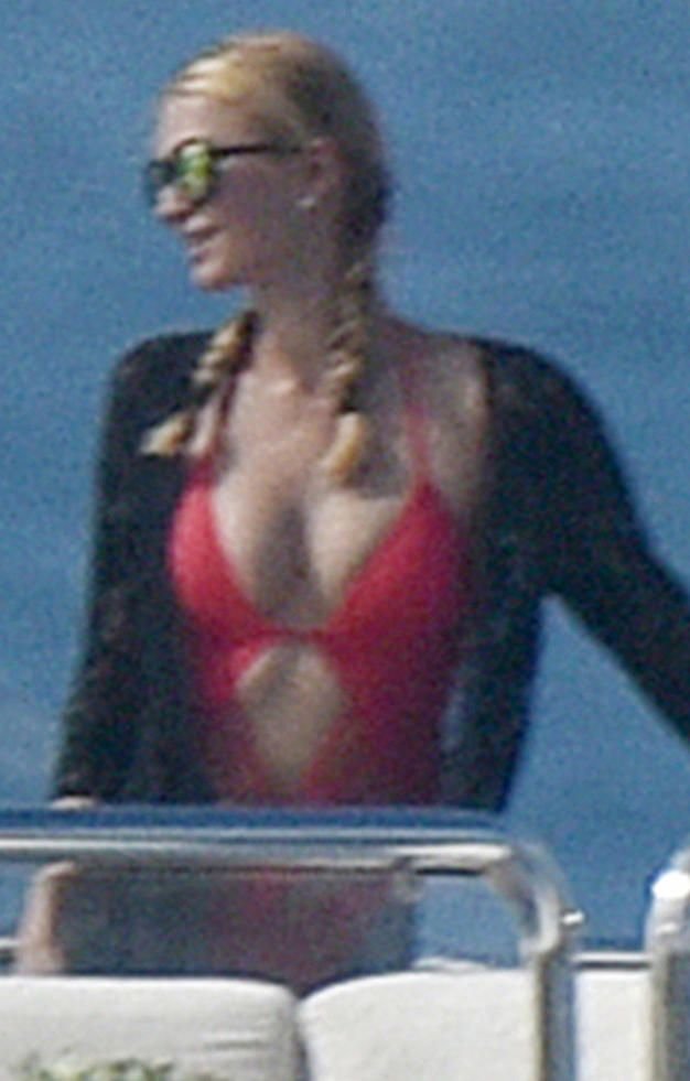Paris-Hilton-Sexy-6