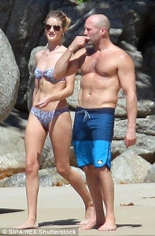 Rosie-Huntington-Whiteley-Bikini-5