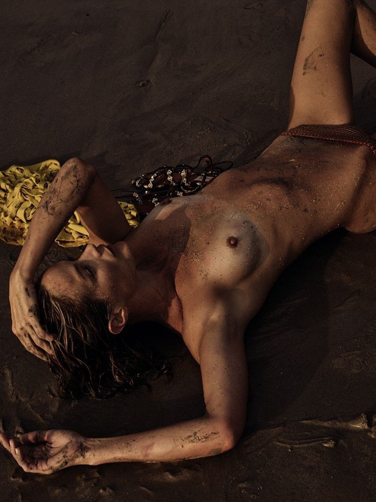 Carolyn Murphy Topless & Sexy14