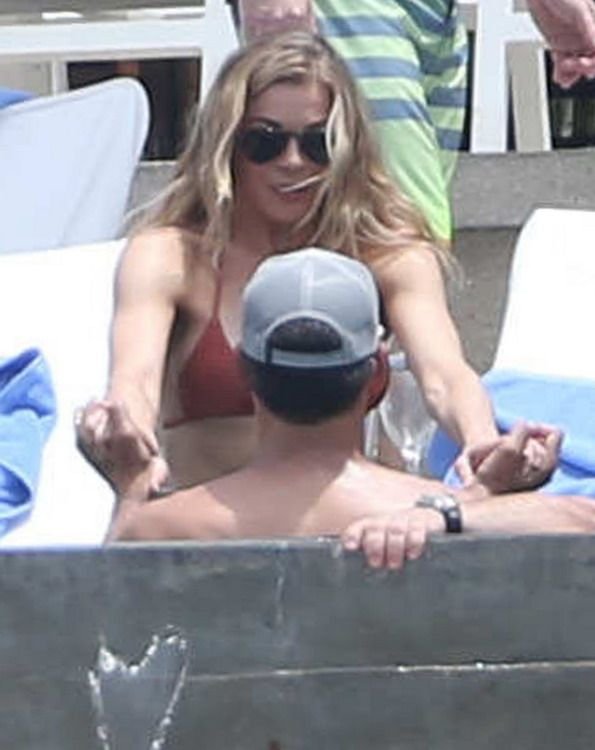 LeAnn Rimes en Bikini 5