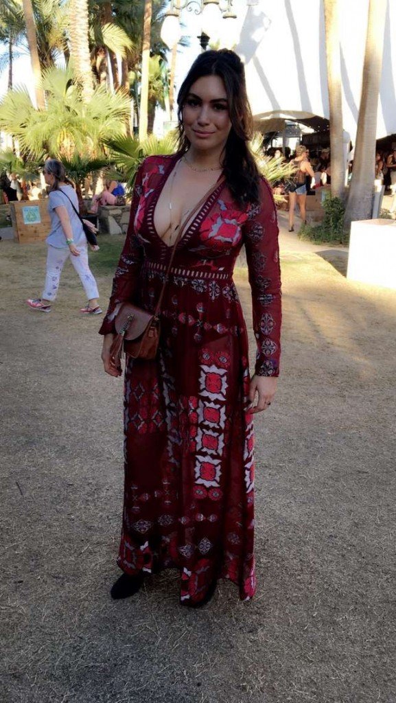 Escote de Sophie Simmons 2