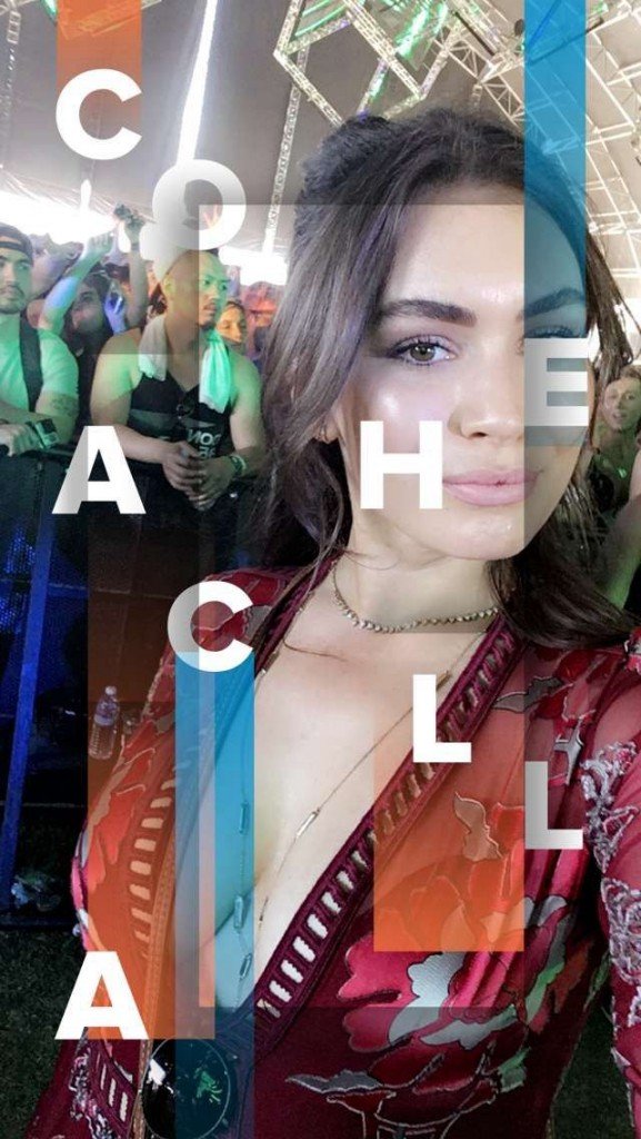 Escote de Sophie Simmons 3