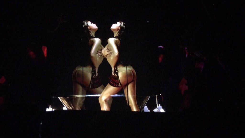 Selena Gomez Sexy Photos 20