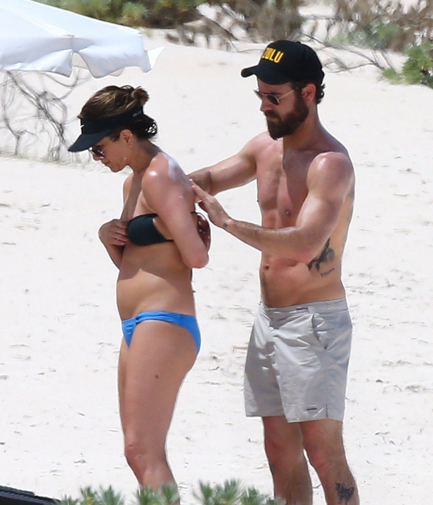 Jennifer Aniston en bikini 6