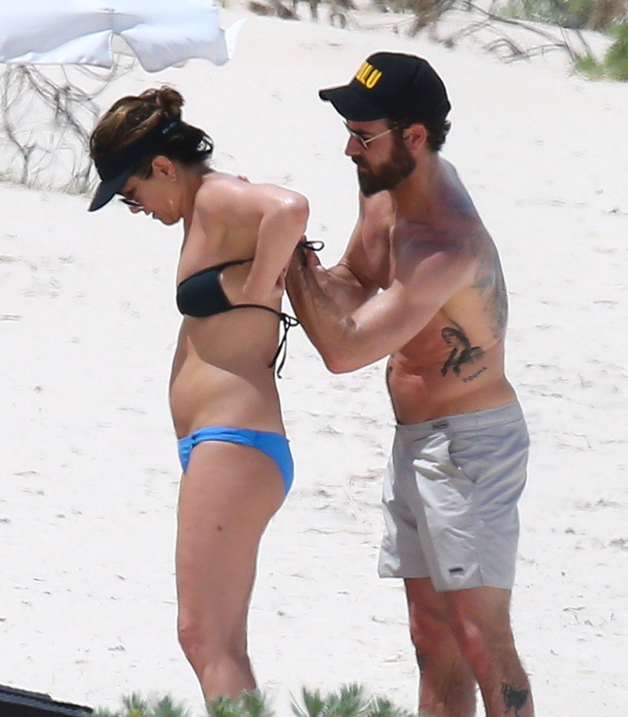 Jennifer Aniston en bikini 7