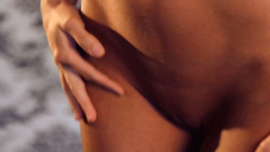 Sara Underwood Pussy 3.mp4_snapshot_00.11_[2016.07.11_05.14.56]