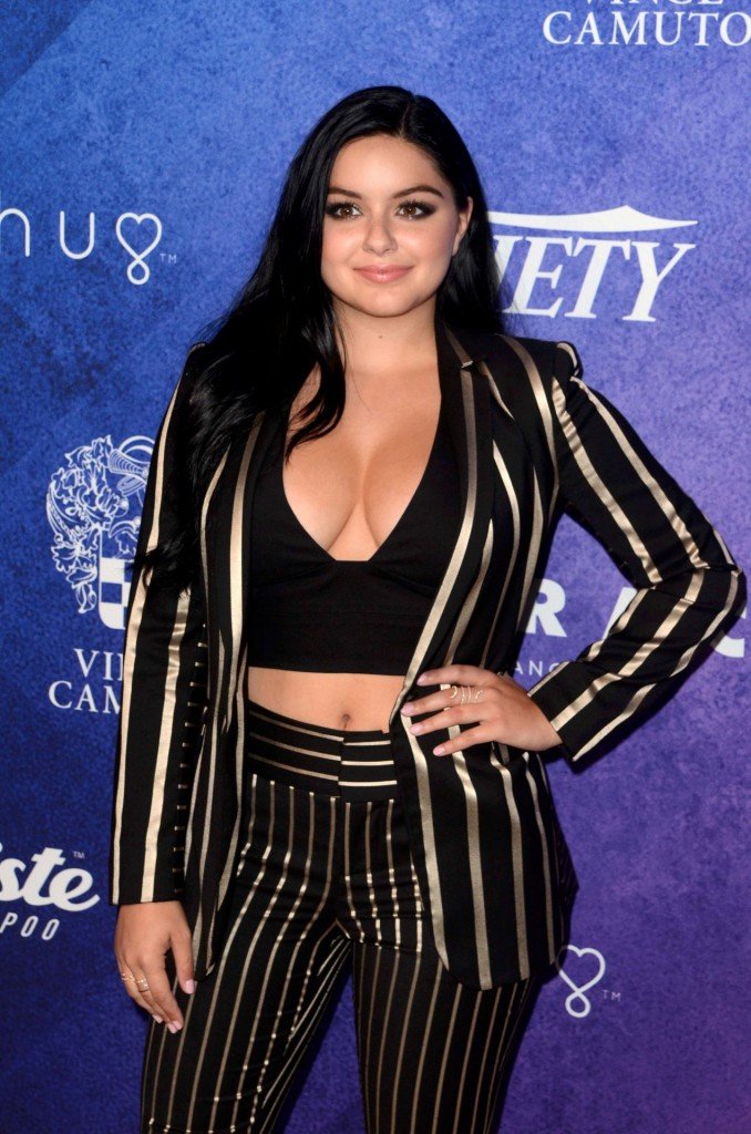 Escote de Ariel Winter 13
