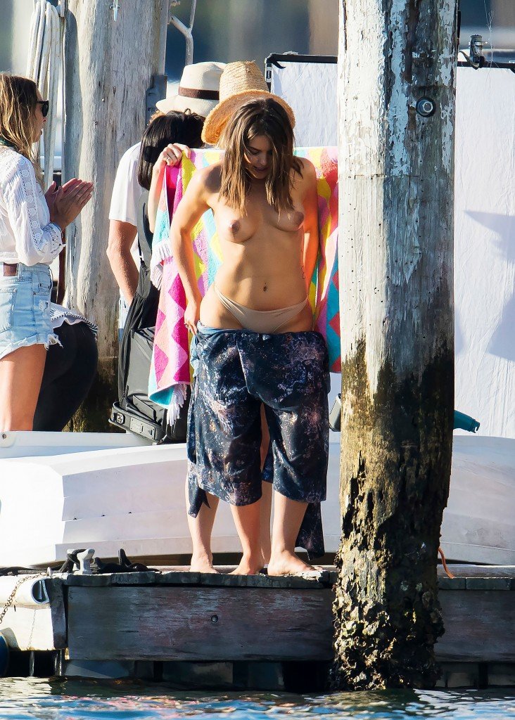 Olympia Valance Desnuda 13