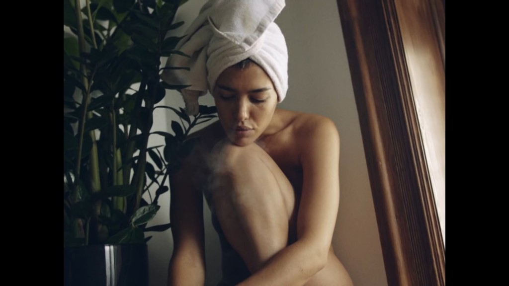 Alina Süggeler Desnuda y Sexy 5