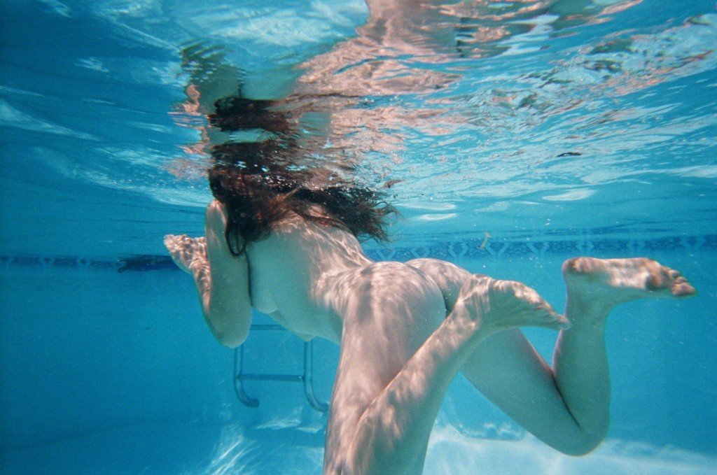 Lola Kirke Nude 11