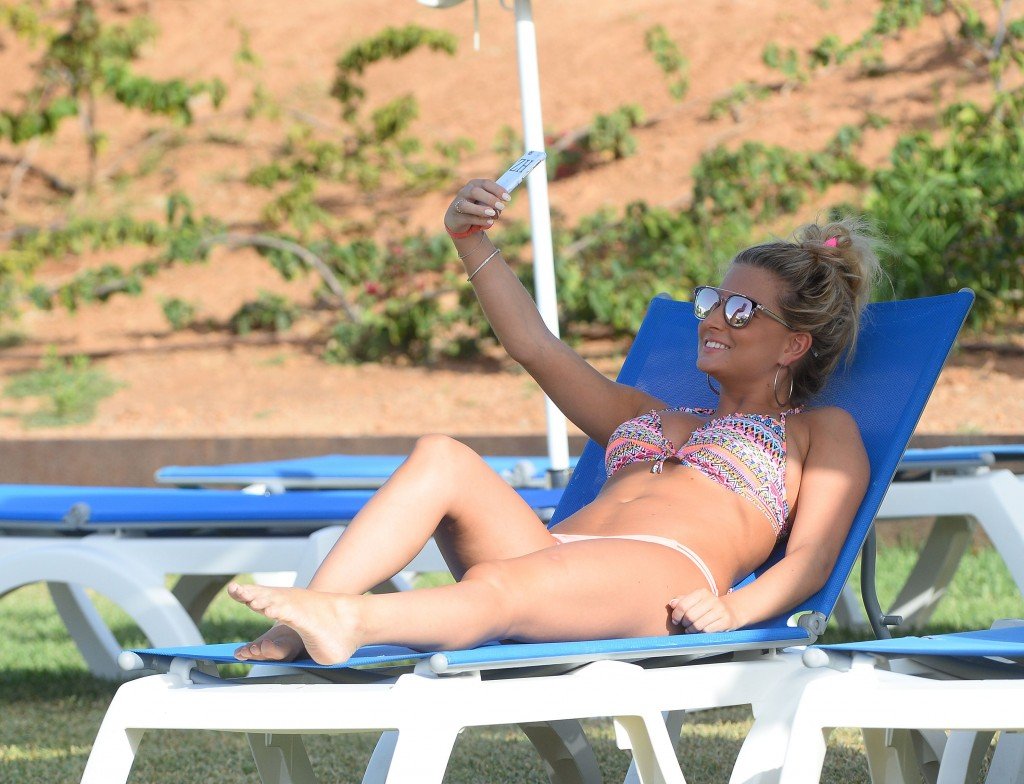 Zara Holland Sexy 29